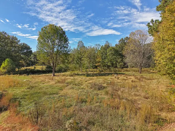 2623 Harts Bridge Rd, Jackson, TN 38301