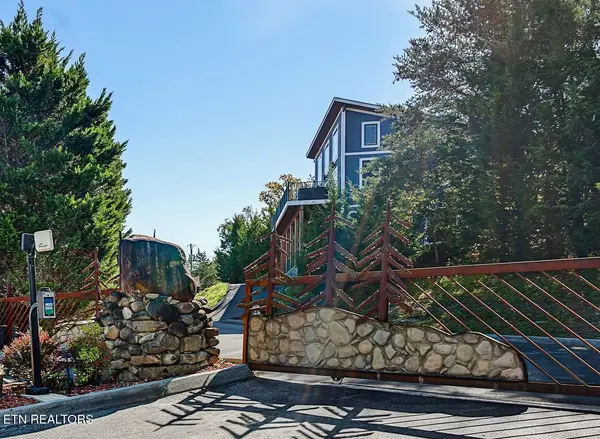 810 Blue Herring Way, Sevierville, TN 37876