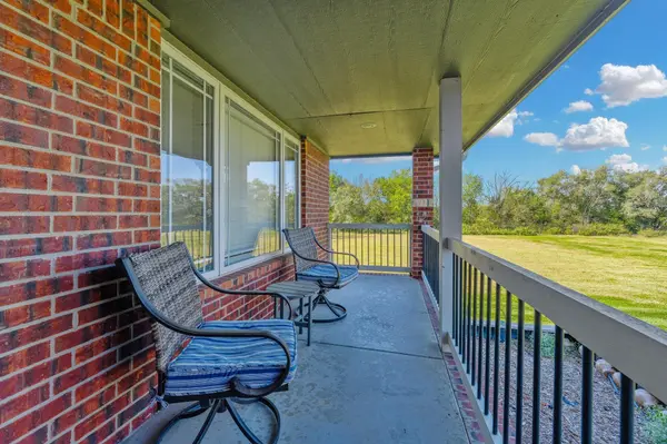 333 E Quail Ridge St, Mulvane, KS 67110