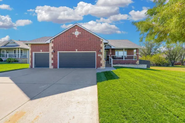 333 E Quail Ridge St, Mulvane, KS 67110