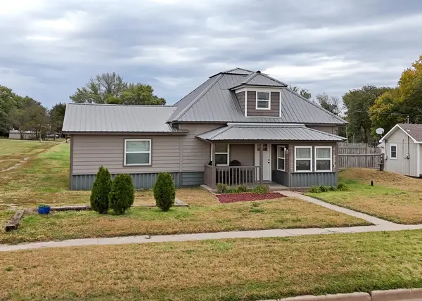 26 Ash St, Miltonvale, KS 67466