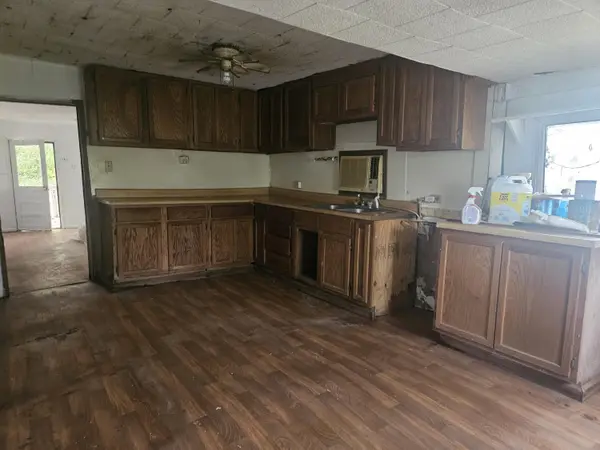 17882 3rd ST, Eminence, MO 65466