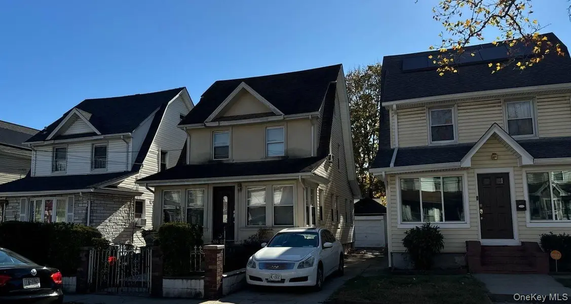 194-22 115th AVE, Saint Albans, NY 11412