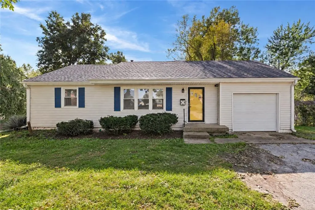 2403 NE Shady Lane DR, Gladstone, MO 64118