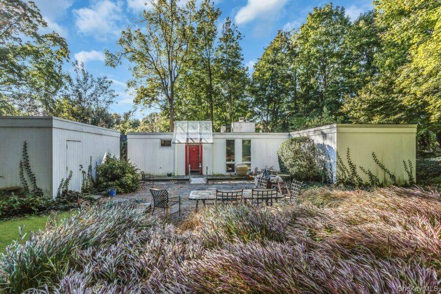22 The Maples, Locust Valley, NY 11560