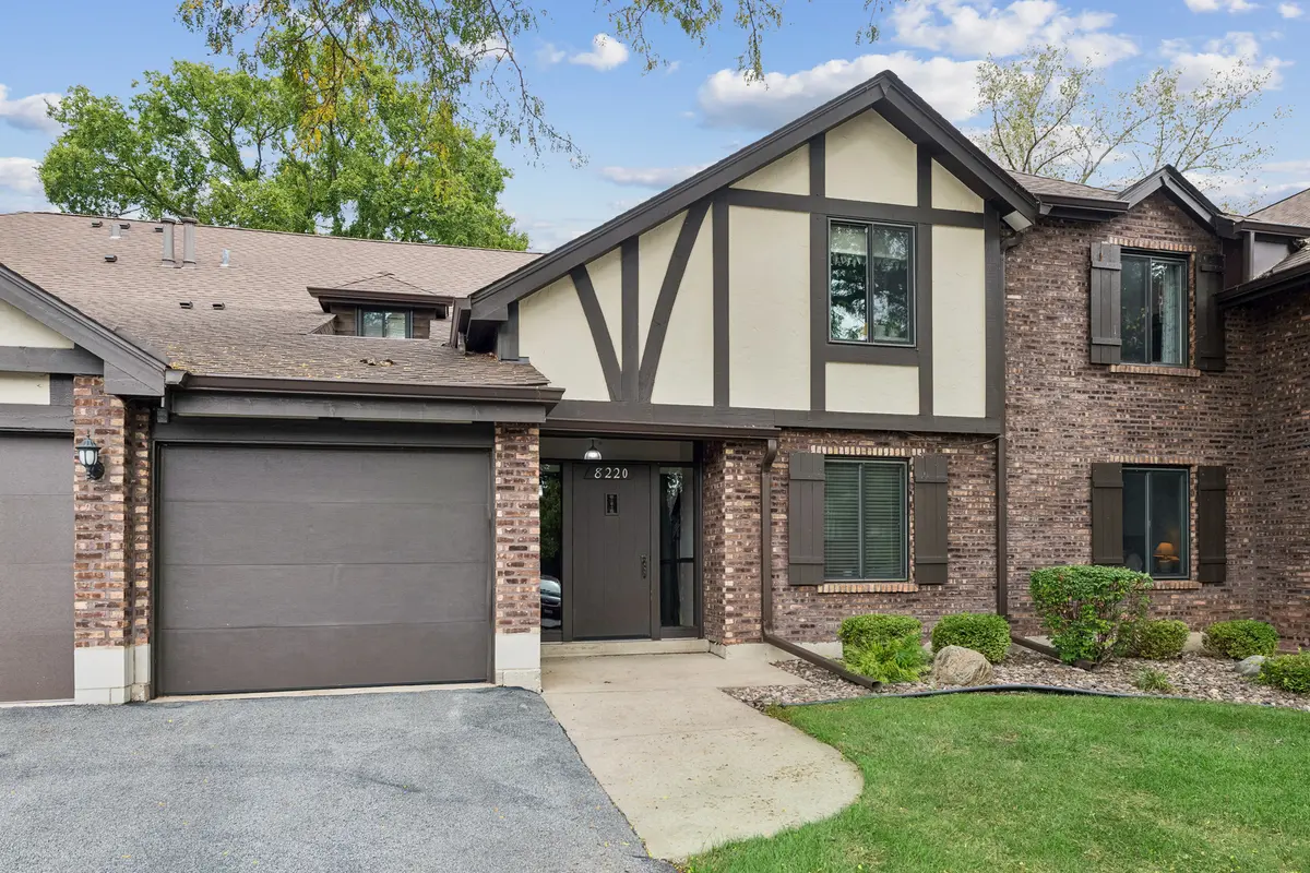 8220 Mulberry CT #7B, Palos Hills, IL 60465