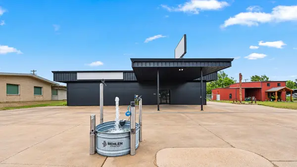 759 W Austin ST, Giddings, TX 78942