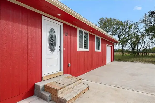 62 Wilderness TRL, Linn Valley, KS 66040