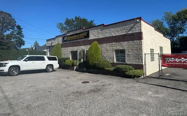 1187 E Main ST, Riverhead, NY 11901