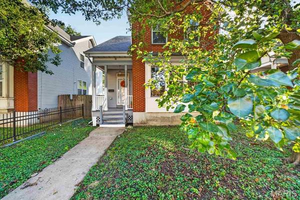 3220 Arsenal ST, St Louis, MO 63118