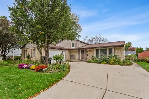 1622 S Surrey Ridge DR, Arlington Heights, IL 60005