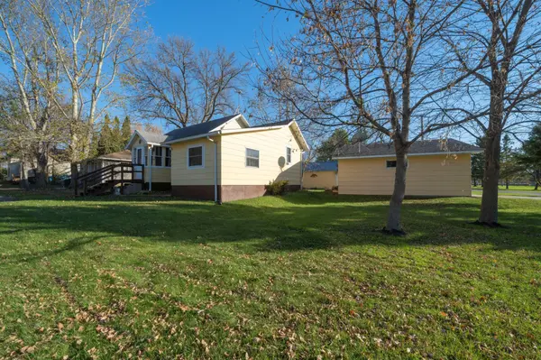 313 4th ST NW, Bertha, MN 56437