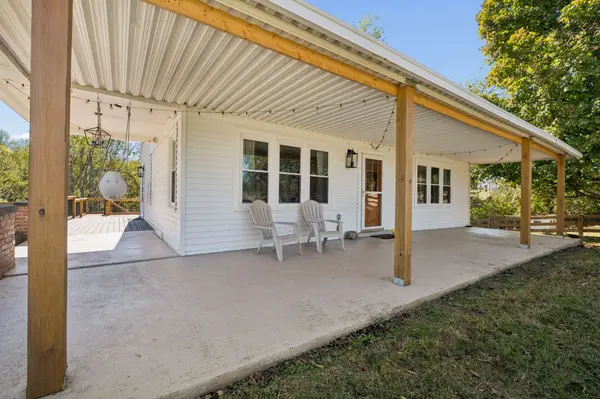 2349 Les Robinson Rd, Columbia, TN 38401