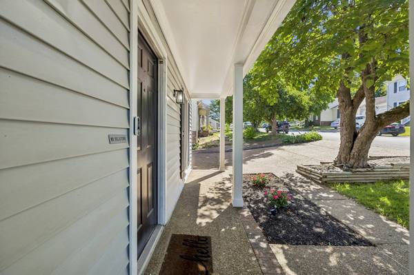 5053 English Village Dr, Nashville, TN 37211