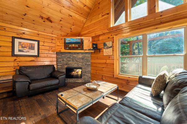 531 Blackberry Ridge Way, Pigeon Forge, TN 37863