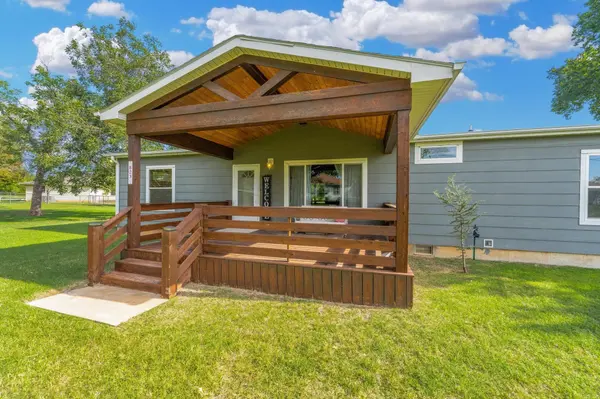 823 S Douglas St, Wellington, KS 67152