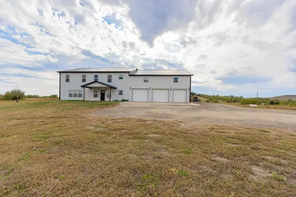 5574 E Cloud Street, Salina, KS 67401