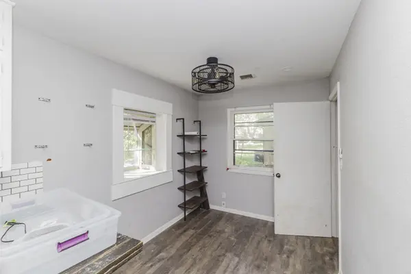 941 N Redbarn, Wichita, KS 67212