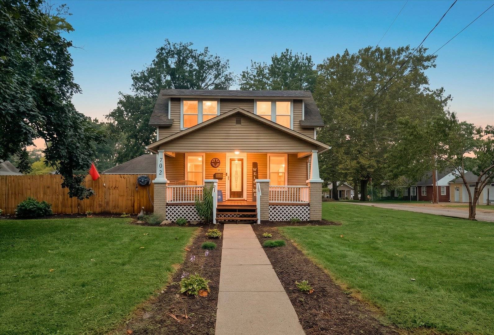 702 S Market ST, Monticello, IL 61856