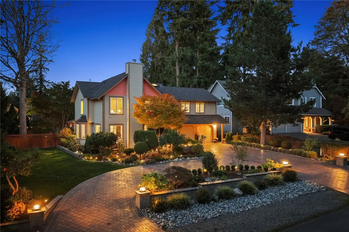 17626 NE 136th ST, Redmond, WA 98052