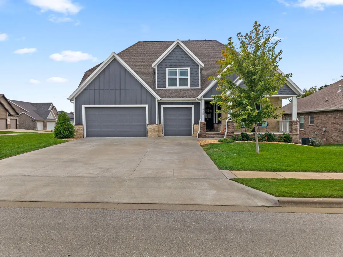 860 E Ashford AVE, Nixa, MO 65714