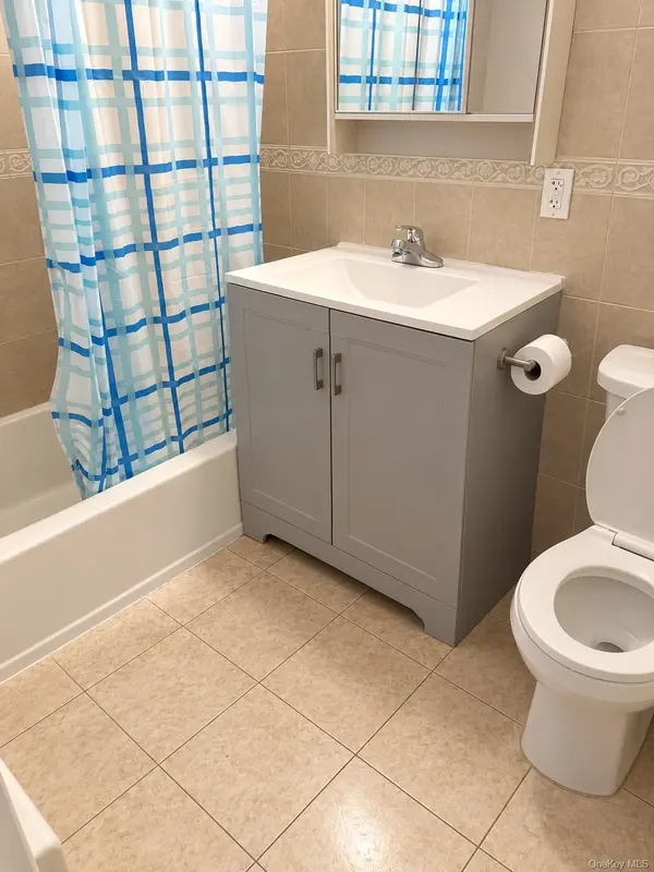 42-11 Parsons BLVD #1B, Flushing, NY 11355