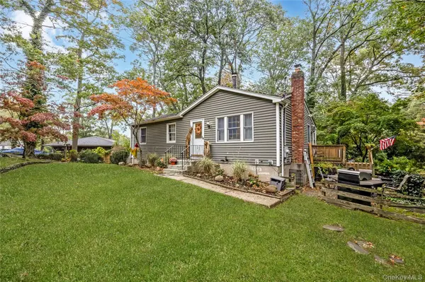 112 Lynbrook DR, Sound Beach, NY 11789