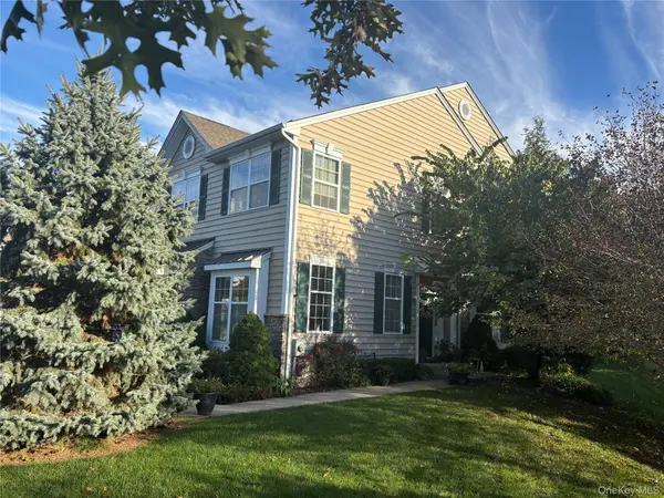 1304 Glastonbury LN, Fishkill, NY 12524