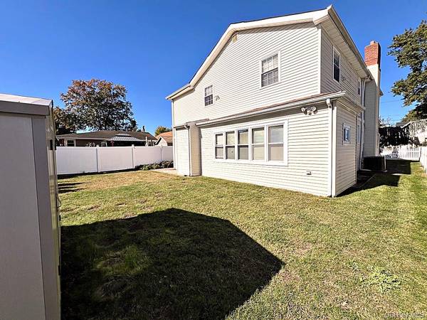 4 Brooks AVE, Roosevelt, NY 11575