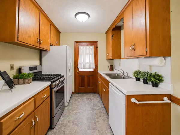 21 Farrell ST N, Maplewood, MN 55119