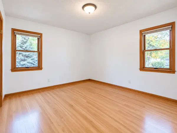 21 Farrell ST N, Maplewood, MN 55119