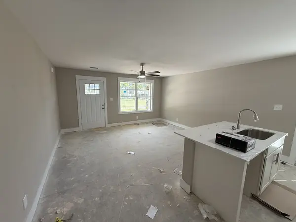 158 Indiana Ave, Oak Grove, KY 42262