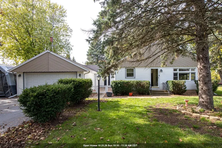 6579 SPRUCE LN, Winneconne, WI 54986-9518