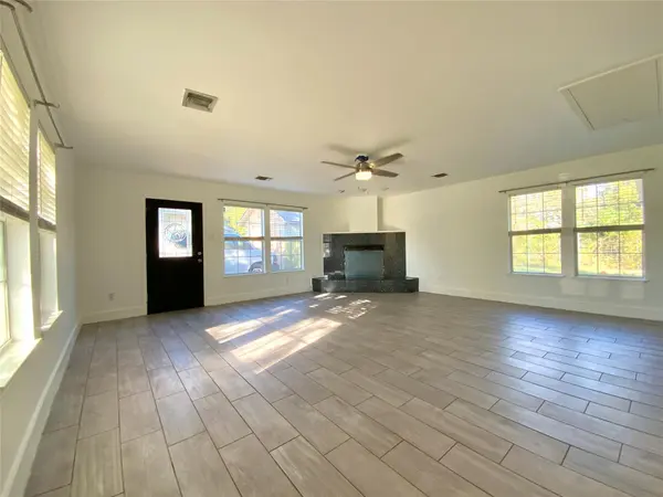 2010 Emerald Isle DR, Leander, TX 78641