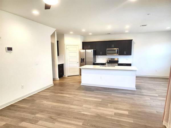 1041 Winnsboro LOOP, Round Rock, TX 78664