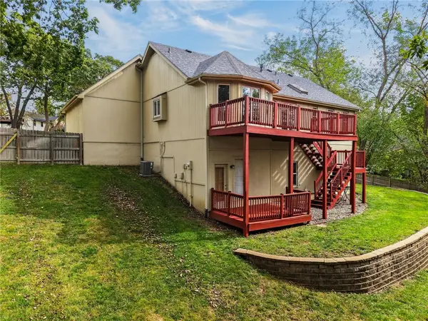 7312 N Strathbury AVE, Kansas City, MO 64151