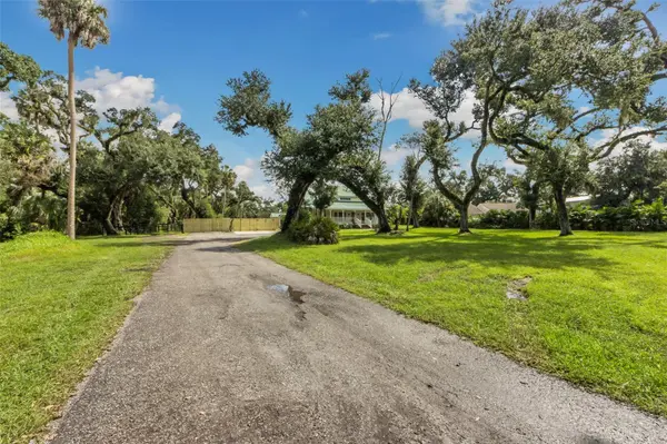 3705 65TH ST E, Bradenton, FL 34208