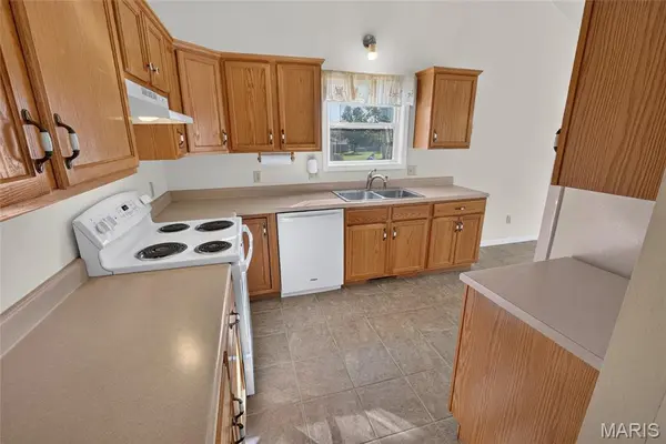 3965 Scenic View DR, Cape Girardeau, MO 63701