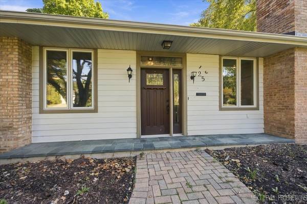 25 S Lincoln AVE, Geneva, IL 60134