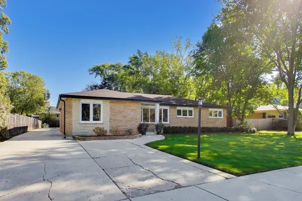 517 S Pine ST, Mount Prospect, IL 60056