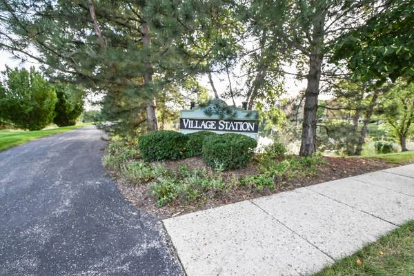 105 Station Park CIR, Grayslake, IL 60030