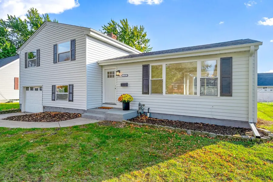 1670 DEBRA LN, Green Bay, WI 54302-2245