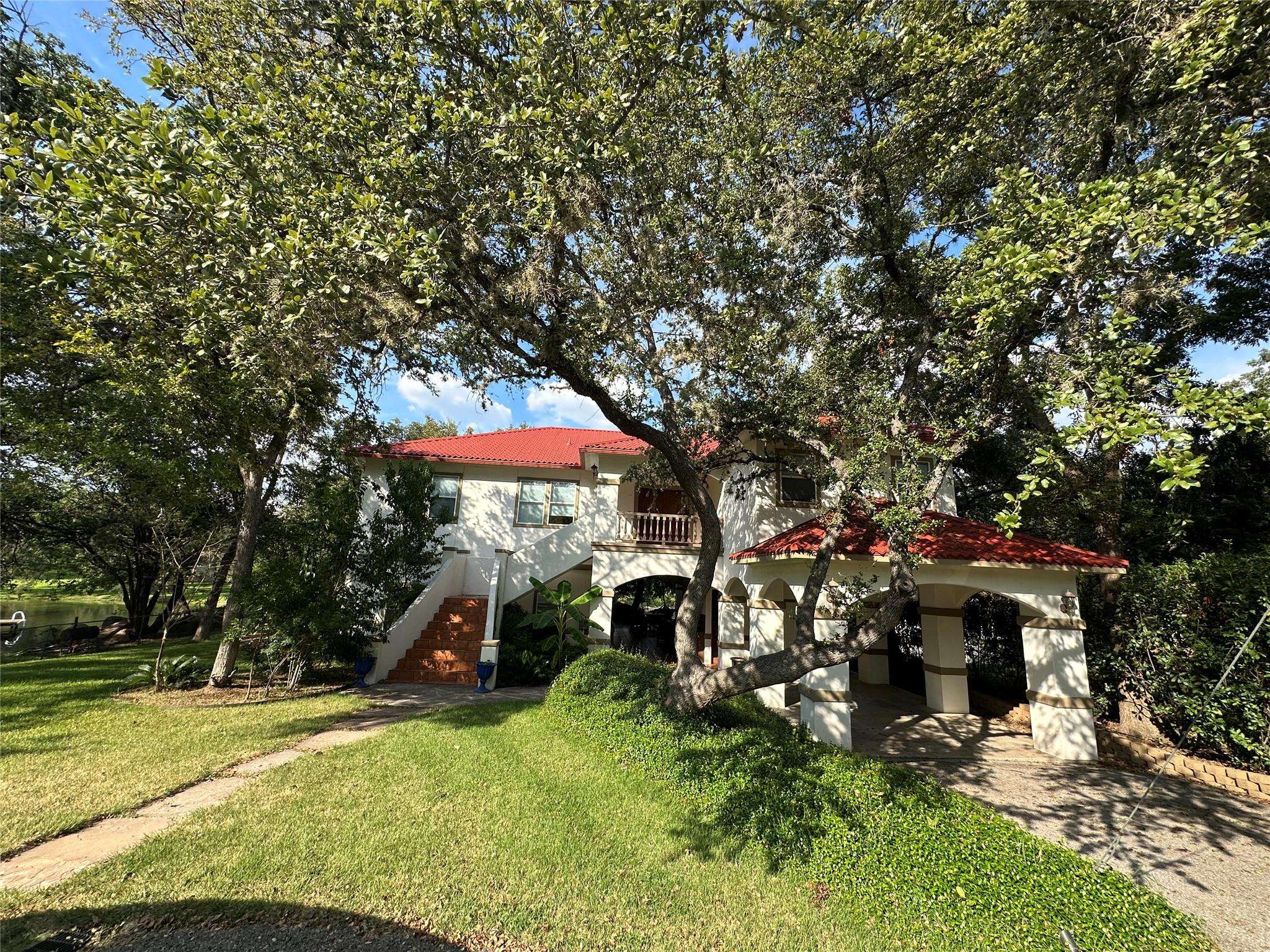 327 Elm Lodge DR, Kingsland, TX 78639