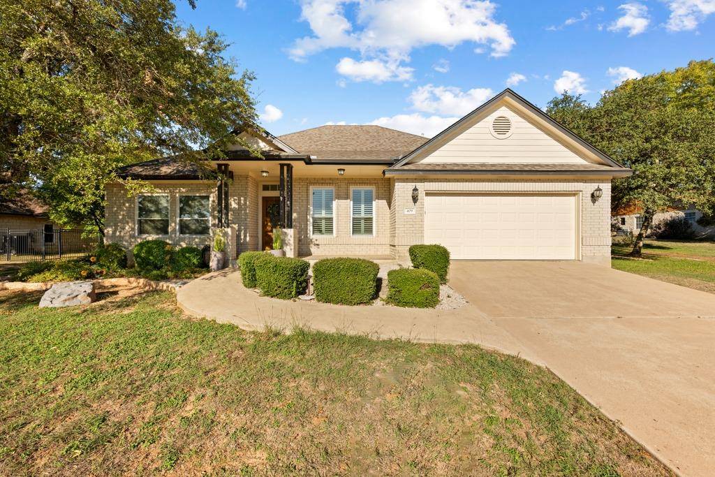 409 Shadywood LN, Dripping Springs, TX 78620