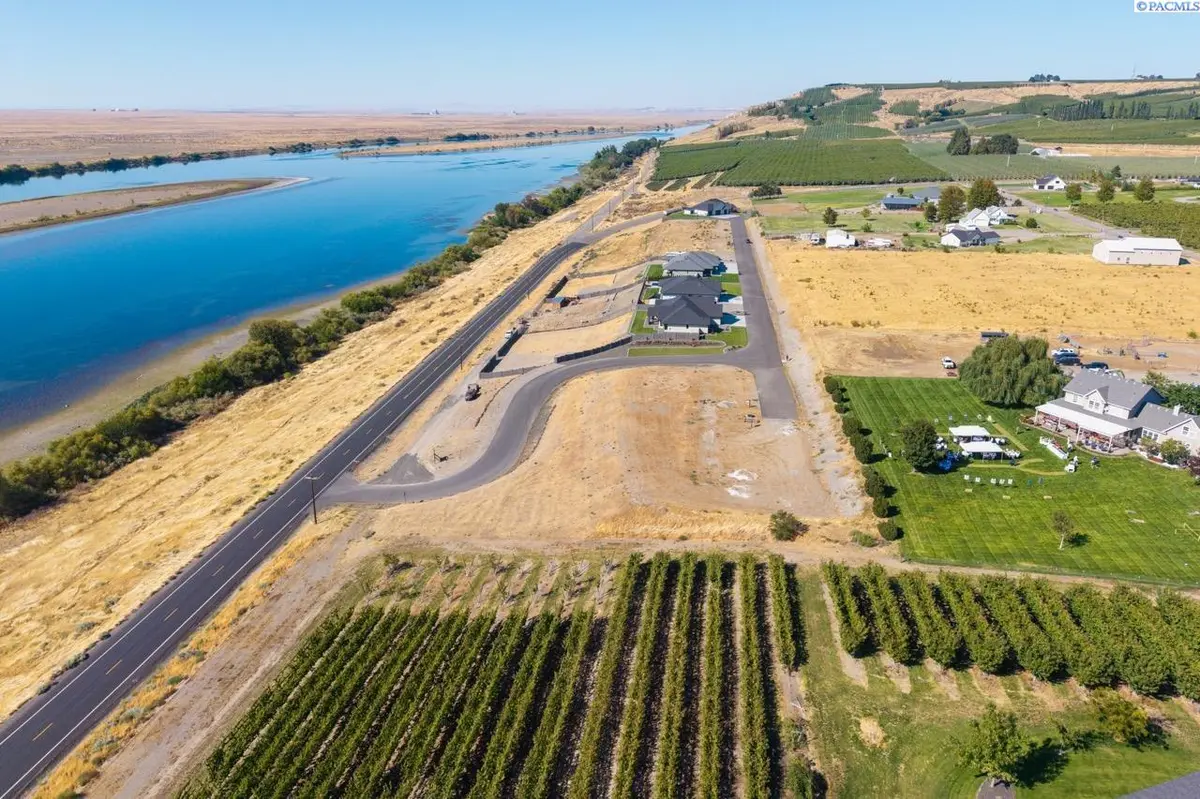 1 Columbia Bluff Lane #Lot 9, Pasco, WA 99301
