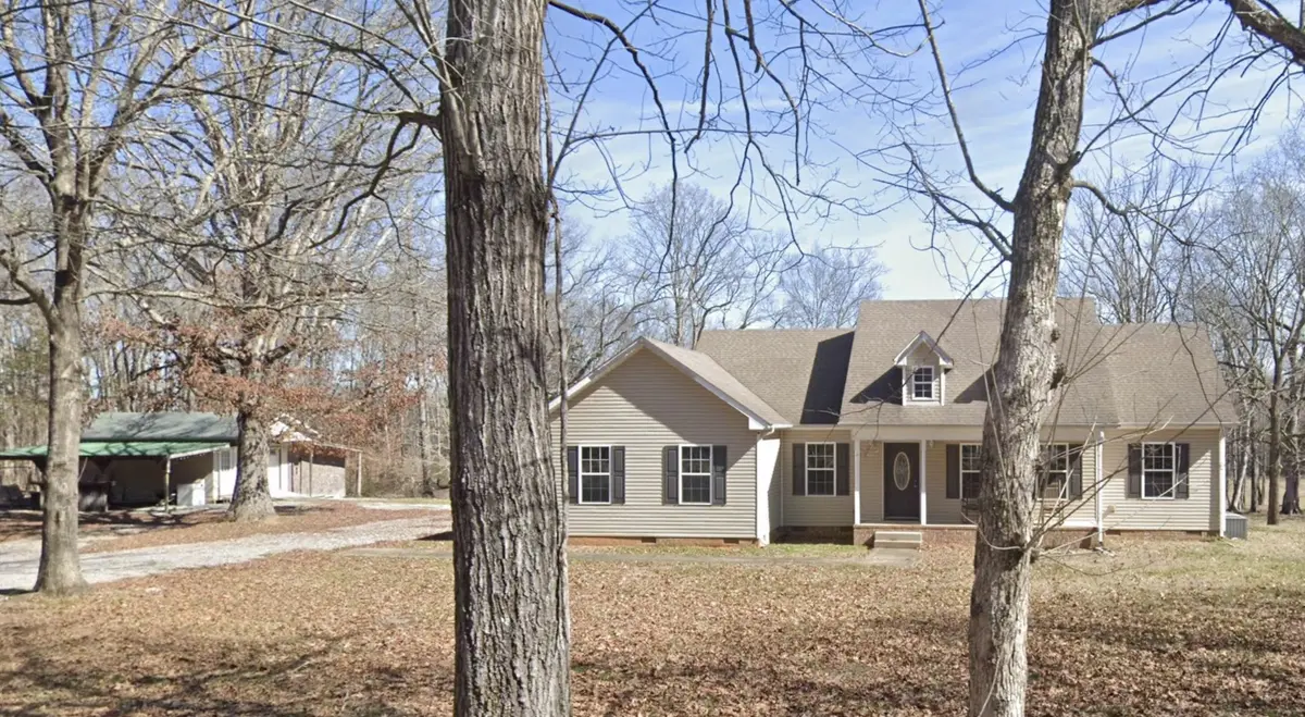 2409 Newcut Rd, Columbia, TN 38401