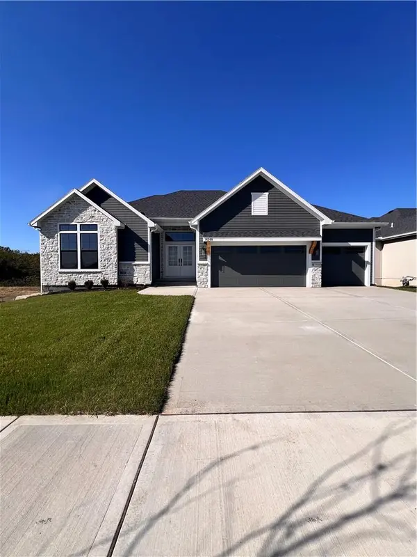 16268 Baxter ST, Gardner, KS 66030