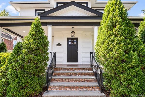 28 Clinton PL, Staten Island, NY 10302