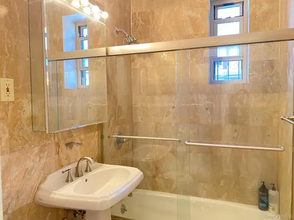 67-25 Clyde ST #1K, Forest Hills, NY 11375