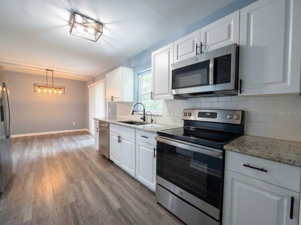 410 ALBANY AVE, Deland, FL 32724